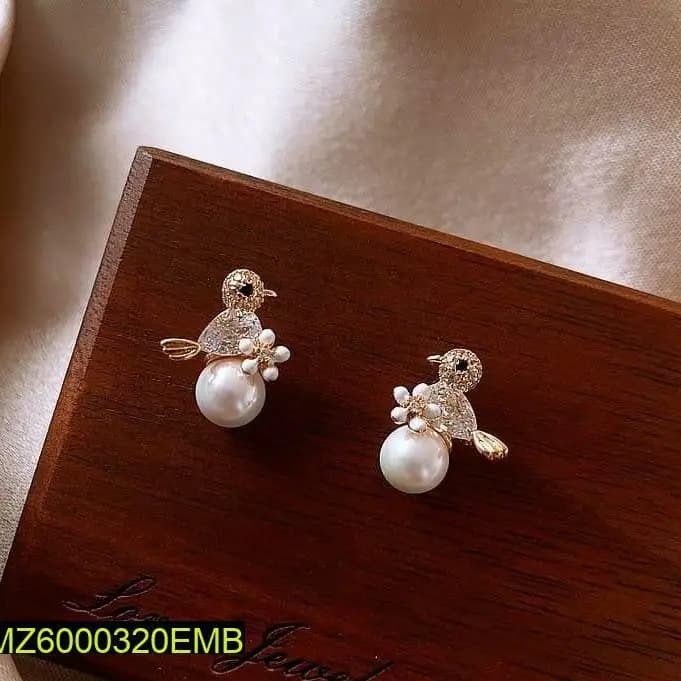 Character Fusion - Birdie Studs