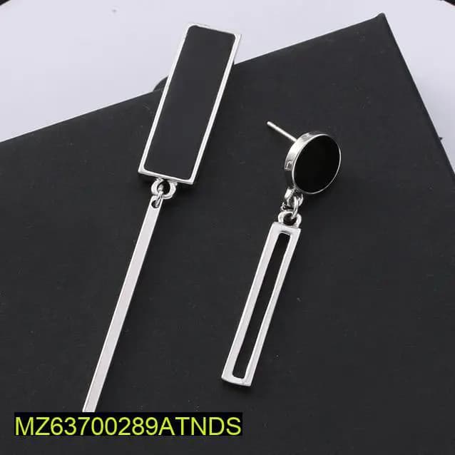 Minimal Drop Earrings
