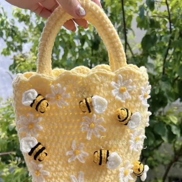 HONEY DELIGHT CROCHETED BAG