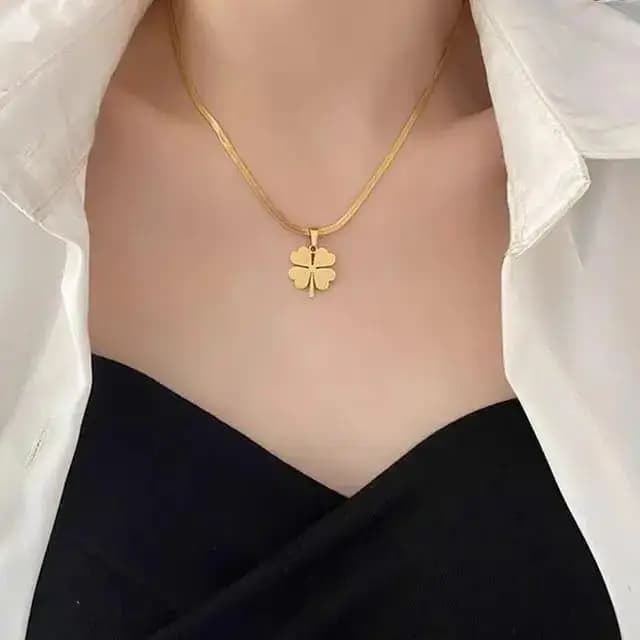 Minimal Leaf Necklace
