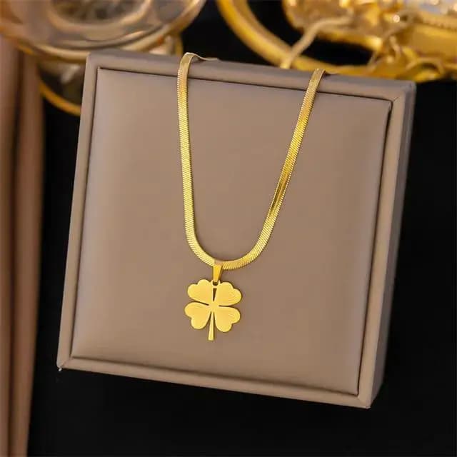 Minimal Leaf Necklace
